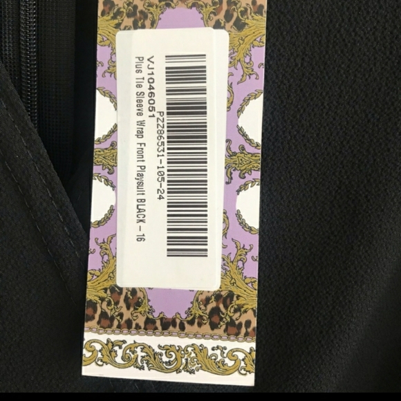 Brand new Romper so adorable fits amazing!! - Picture 5 of 6